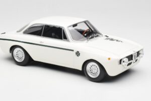 Alfa Romeo GTA 1300 Junior Weiss Minichamps 1:18 155120021 Metall – Bild 4 von 6