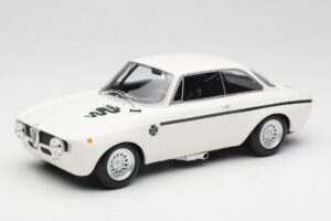 Alfa Romeo GTA 1300 Junior Weiss Minichamps 1:18 155120021 Metall