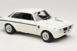 Alfa Romeo GTA 1300 Junior Weiss Minichamps 1:18 100120501 Metall – Bild 6 von 8
