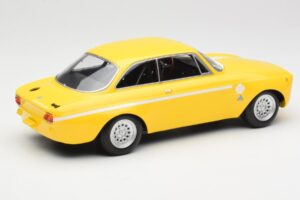 Alfa Romeo GTA 1300 Junior Gelb Minichamps 1:18 155120024 Metall – Bild 3 von 6