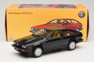 Alfa Romeo GTV6 2.5 Schwarz Laudoracing-Models 1:18 LM110C Metall – Bild 6 von 6