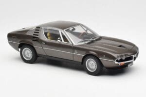Alfa Romeo Montreal Braun Metallic AUTOart 1:18 70173 Metall – Bild 6 von 8