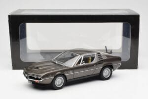 Alfa Romeo Montreal Braun Metallic AUTOart 1:18 70173 Metall – Bild 8 von 8