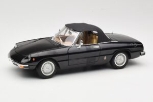 Alfa Romeo Spider 916 Veloce Schwarz Ricko 1:18 32107 Metall