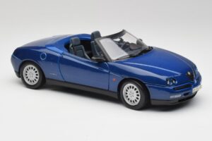 Alfa Romeo Spider 916 Periwinkle Blau Maisto 1:18 50308 Metall – Bild 5 von 7