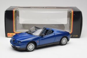 Alfa Romeo Spider 916 Periwinkle Blau Maisto 1:18 50308 Metall – Bild 7 von 7