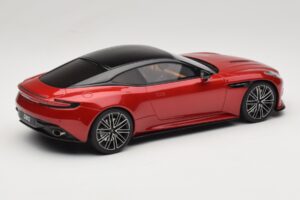 Aston Martin DB12 Hyper Red GT Spirit 1:18 GT936 Resin – Bild 2 von 6