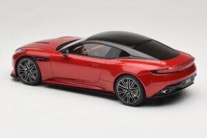 Aston Martin DB12 Hyper Red GT Spirit 1:18 GT936 Resin – Bild 5 von 6