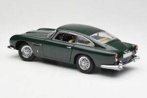 Aston Martin DB5 RHD Grün AUTOart 1:18 70024 Metall – Bild 7 von 8