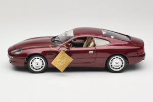 Aston Martin DB7 Rot Guiloy 1:18 67550 Metall – Bild 4 von 8