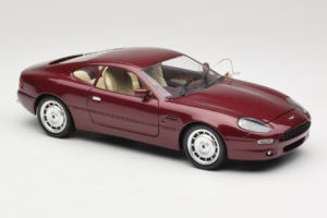 Aston Martin DB7 Rot Guiloy 1:18 67550 Metall – Bild 6 von 8