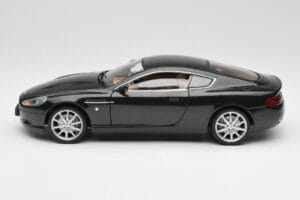 Aston Martin DB9 Schwarz Solido 1:18 15025600 Metall – Bild 4 von 8