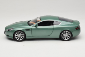 Aston Martin DB9 Grün Minichamps 1:18 150137322 Metall – Bild 4 von 8