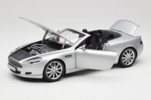 Aston Martin DB9 Volante Silber Minichamps 1:18 150137334 Metall – Bild 2 von 8