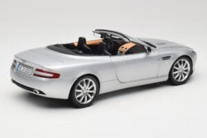 Aston Martin DB9 Volante Silber Minichamps 1:18 150137334 Metall – Bild 3 von 8