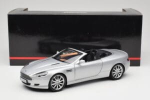 Aston Martin DB9 Volante Silber Minichamps 1:18 150137334 Metall – Bild 8 von 8