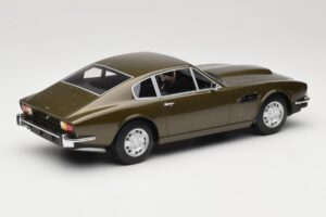 Aston Martin DBS Olive Grün CMR 1:18 CMR003 Metall – Bild 2 von 6
