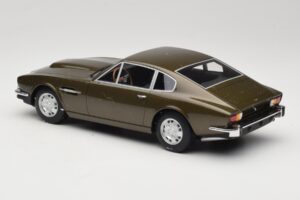 Aston Martin DBS Olive Grün CMR 1:18 CMR003 Metall – Bild 5 von 6