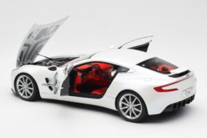 Aston Martin One-77 Morning Frost Weiss AUTOart 1:18 70244 Metall – Bild 5 von 8