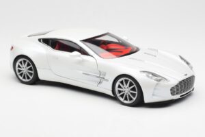 Aston Martin One-77 Morning Frost Weiss AUTOart 1:18 70244 Metall – Bild 6 von 8