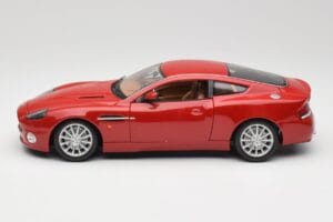 Aston Martin V12 Vanquish Rot Bburago 1:18 34063 Metall – Bild 4 von 8