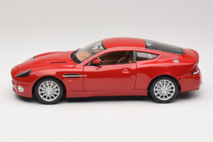 Aston Martin V12 Vanquish Rot Bburago 1:18 33334063 Metall – Bild 4 von 8