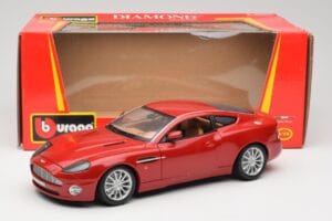 Aston Martin V12 Vanquish Rot Bburago 1:18 34063 Metall – Bild 8 von 8