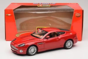 Aston Martin V12 Vanquish Rot Bburago 1:18 33334063 Metall – Bild 8 von 8