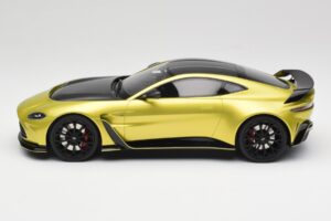 Aston Martin V12 Vantage Final Edition Cosmopolitan Yellow TopSpeed 1:18 TS0453 Metall – Bild 3 von 6