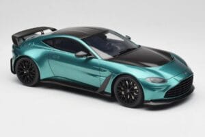 Aston Martin V12 Vantage Racing Green GT Spirit 1:18 GT922 Resin – Bild 4 von 6