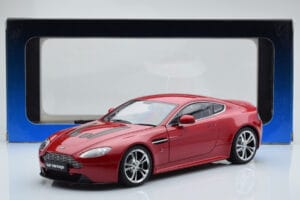 Aston Martin V12 Vantage Rot AUTOart 1:18 70208 Metall – Bild 8 von 8