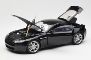 Aston Martin V8 Vantage Onyx Schwarz AUTOart 1:18 70202 Metall – Bild 2 von 8
