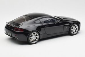 Aston Martin V8 Vantage Onyx Schwarz AUTOart 1:18 70202 Metall – Bild 3 von 8