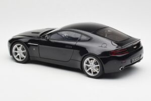 Aston Martin V8 Vantage Onyx Schwarz AUTOart 1:18 70202 Metall – Bild 7 von 8