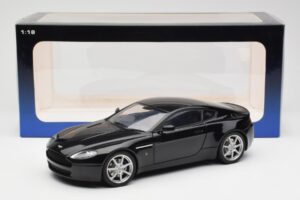 Aston Martin V8 Vantage Onyx Schwarz AUTOart 1:18 70202 Metall – Bild 8 von 8