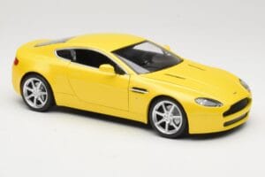 Aston Martin V8 Vantage Gelb Hot Wheels 1:18 G7159 Metall – Bild 6 von 8