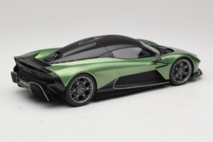 Aston Martin Valhalla Iridescent Emerald Green GT Spirit 1:18 GT558 Resin – Bild 2 von 6