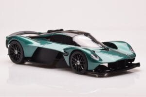 Aston Martin Valkyrie Racing Green GT Spirit 1:18 GT435 Resin – Bild 4 von 6
