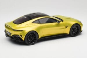 Aston Martin Vantage Cosmopolitan Yellow GT Spirit 1:18 GT514 Resin – Bild 2 von 6