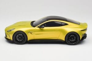Aston Martin Vantage Cosmopolitan Yellow GT Spirit 1:18 GT514 Resin – Bild 3 von 6