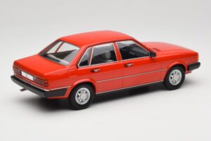 Audi 80 B2 GLS Rot MCG 1:18 MCG18526 Metall – Bild 2 von 6