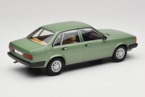 Audi 80 B2 Grün MCG 1:18 MCG18525 Metall – Bild 2 von 6
