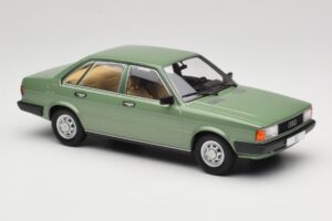 Audi 80 B2 Grün MCG 1:18 MCG18525 Metall – Bild 4 von 6