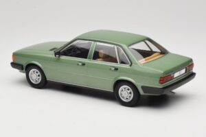 Audi 80 B2 Grün MCG 1:18 MCG18525 Metall – Bild 5 von 6