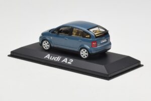 Audi A2 Blue Metallic Minichamps 1:43 20022200748005 Metall – Bild 3 von 4