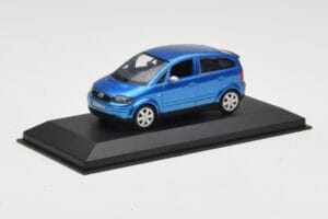 Audi A2 Light Blue Metallic Minichamps 1:43 AUDI007 Metall – Bild 2 von 4