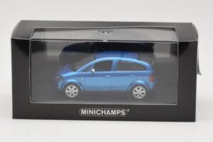 Audi A2 Light Blue Metallic Minichamps 1:43 AUDI007 Metall – Bild 4 von 4
