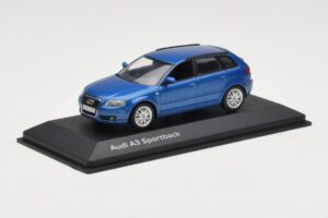 Audi A3 8P Sportback Mauritius Blue Minichamps 1:43 5010403033 Metall – Bild 2 von 4