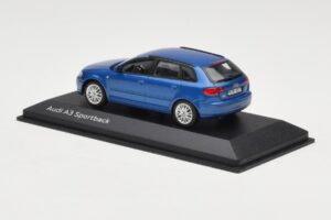 Audi A3 8P Sportback Mauritius Blue Minichamps 1:43 5010403033 Metall – Bild 3 von 4