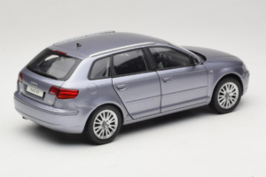 Audi A3 8P Sportback Light Blue Metallic Kyosho 1:18 5010403025 Metall – Bild 3 von 8